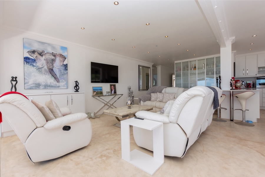 5 Bedroom Property for Sale in Golden Mile Western Cape